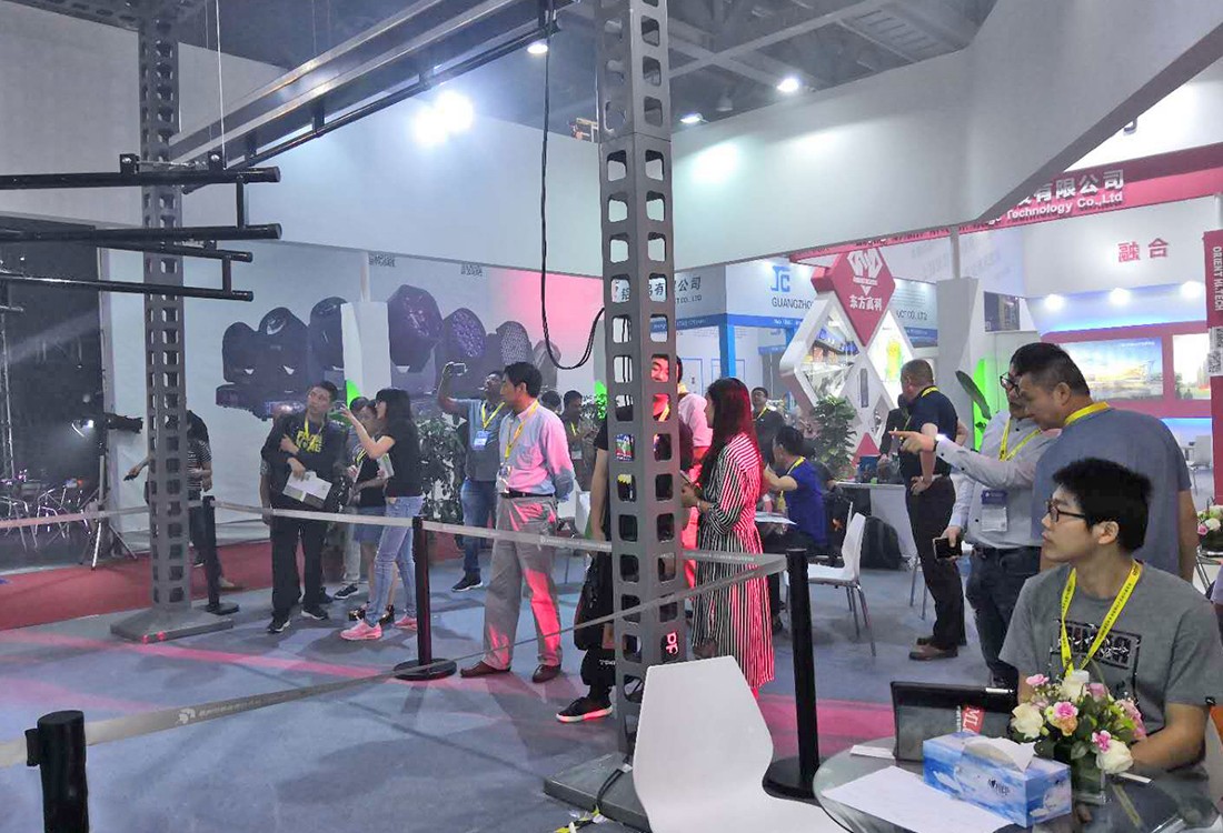 江蘇金銀杏舞臺設(shè)備有限公司